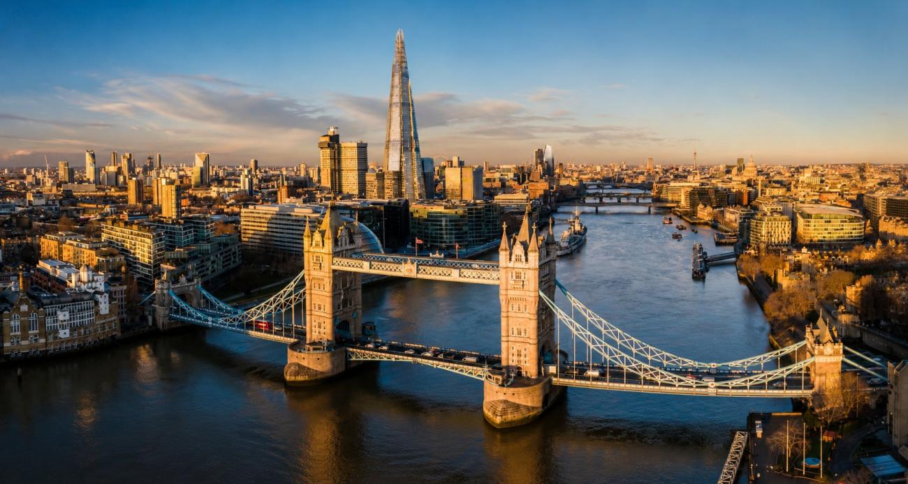 London skyline, The Kings Ferry Coaches destination